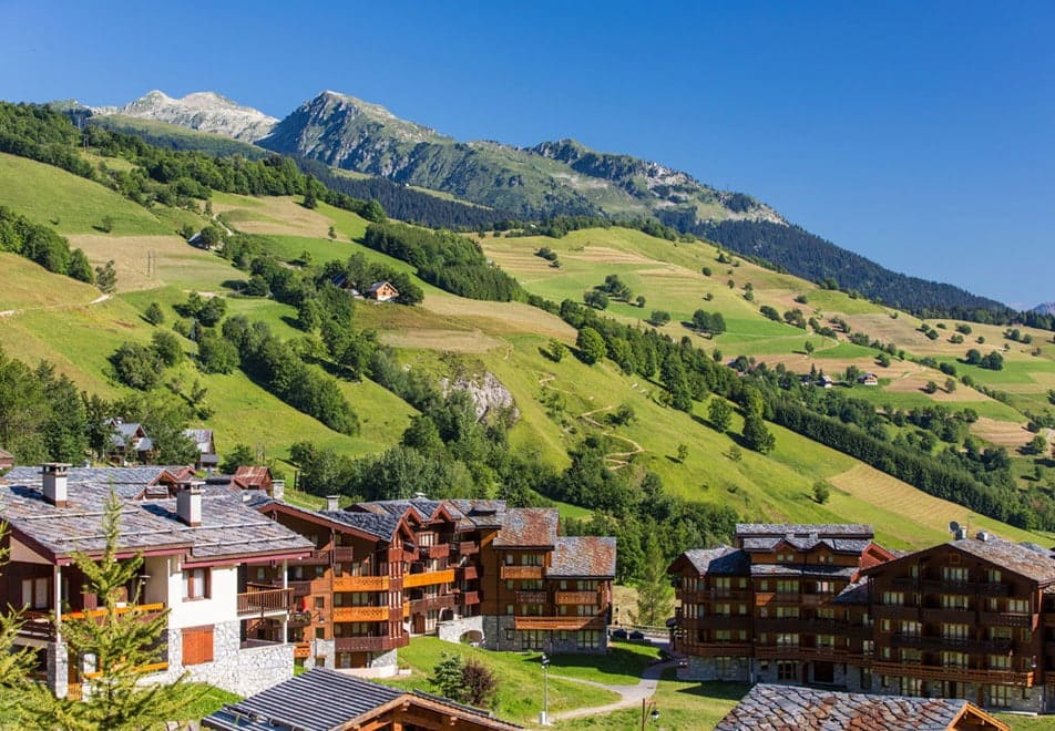 Le village de Valmorel en été